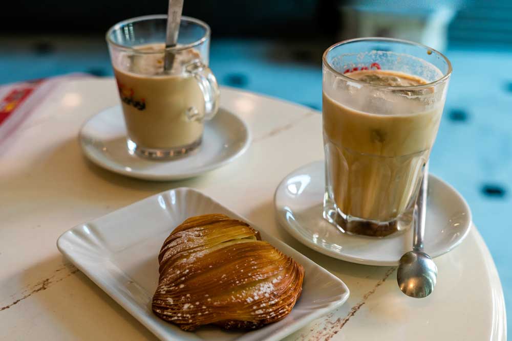 How Many Carbs Are In Coffee?  Skinny Mixes